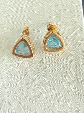 14k Gold Trillion Cut Blue Topaz Stud Earrings 2.2g